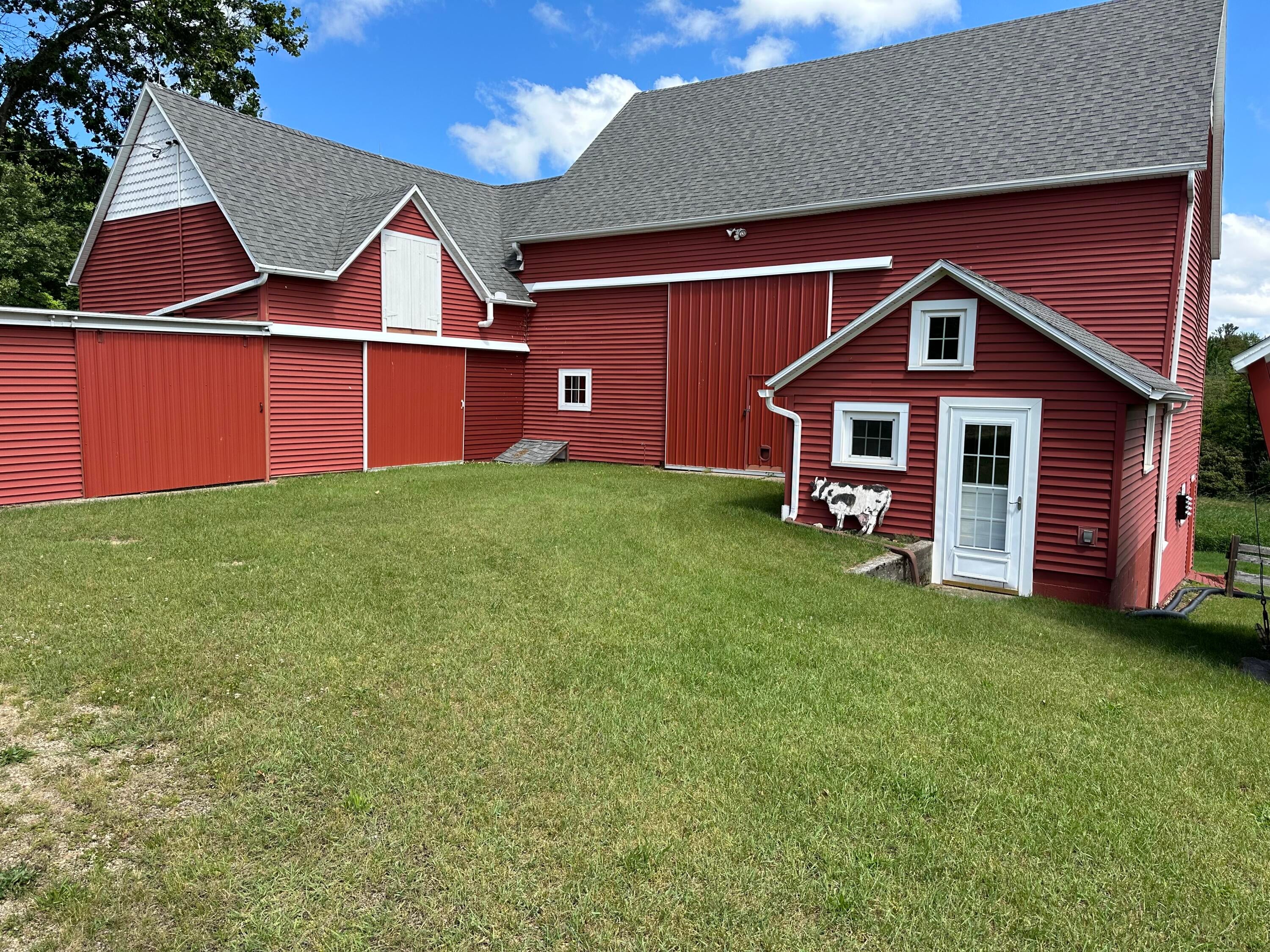 Fennville, Michigan, 49408, United States, 4 Bedrooms Bedrooms, ,4 BathroomsBathrooms,Residential,For Sale,1766735