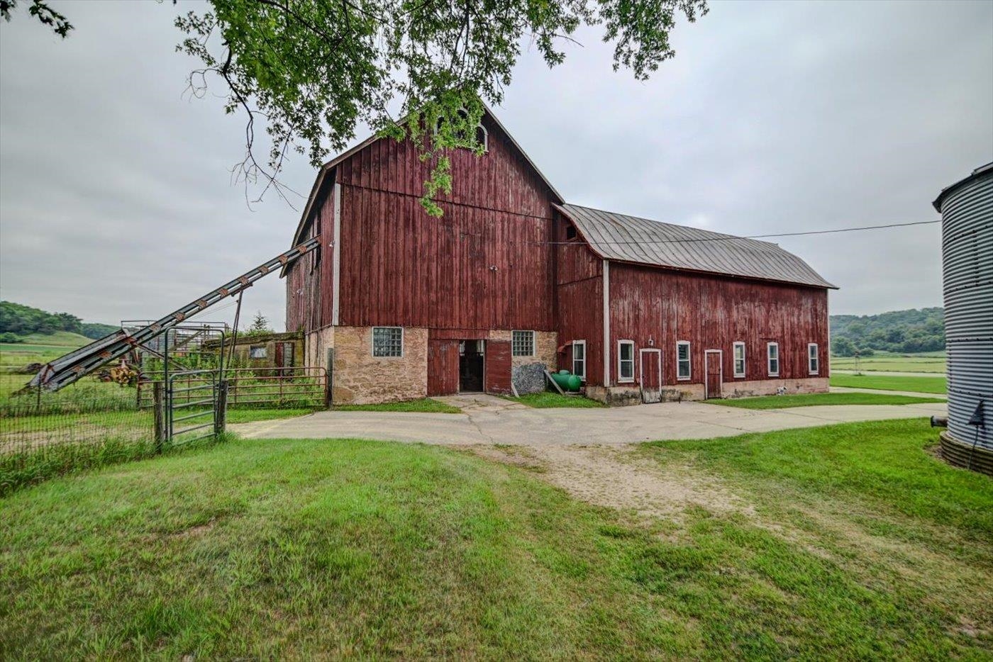 Mazomanie, Wisconsin, 53560, United States, 4 Bedrooms Bedrooms, ,2 BathroomsBathrooms,Residential,For Sale,1902968