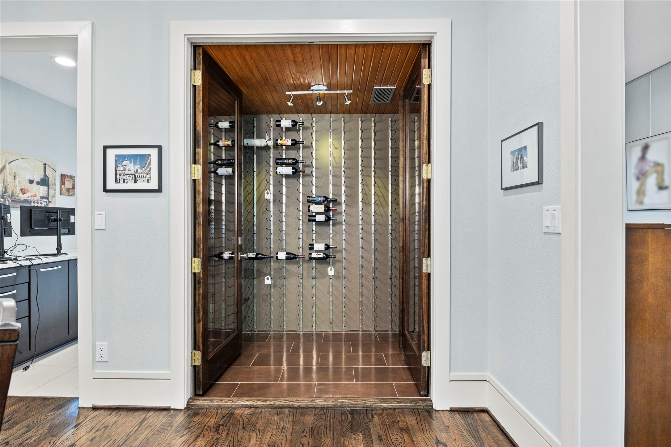 Dallas, Texas, 75214, United States, 4 Bedrooms Bedrooms, ,5 BathroomsBathrooms,Residential,For Sale,1794312