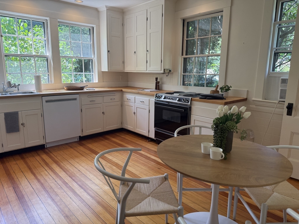 Belmont, Massachusetts, 02478, United States, 5 Bedrooms Bedrooms, ,3 BathroomsBathrooms,Residential,For Sale,1938844
