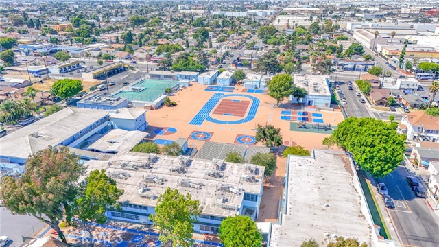 Los Angeles, California, 90001, United States, 4 Bedrooms Bedrooms, ,Residential,For Sale,1928071