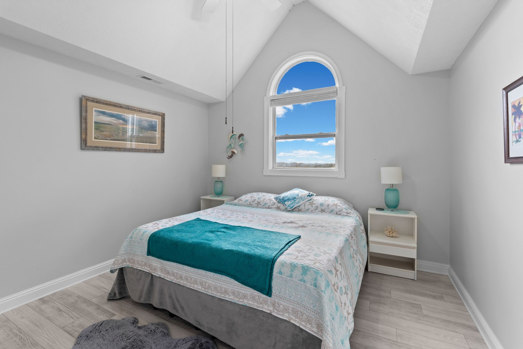 Lewisburg, Tennessee, 37091, United States, 4 Bedrooms Bedrooms, ,3 BathroomsBathrooms,Residential,For Sale,1999662