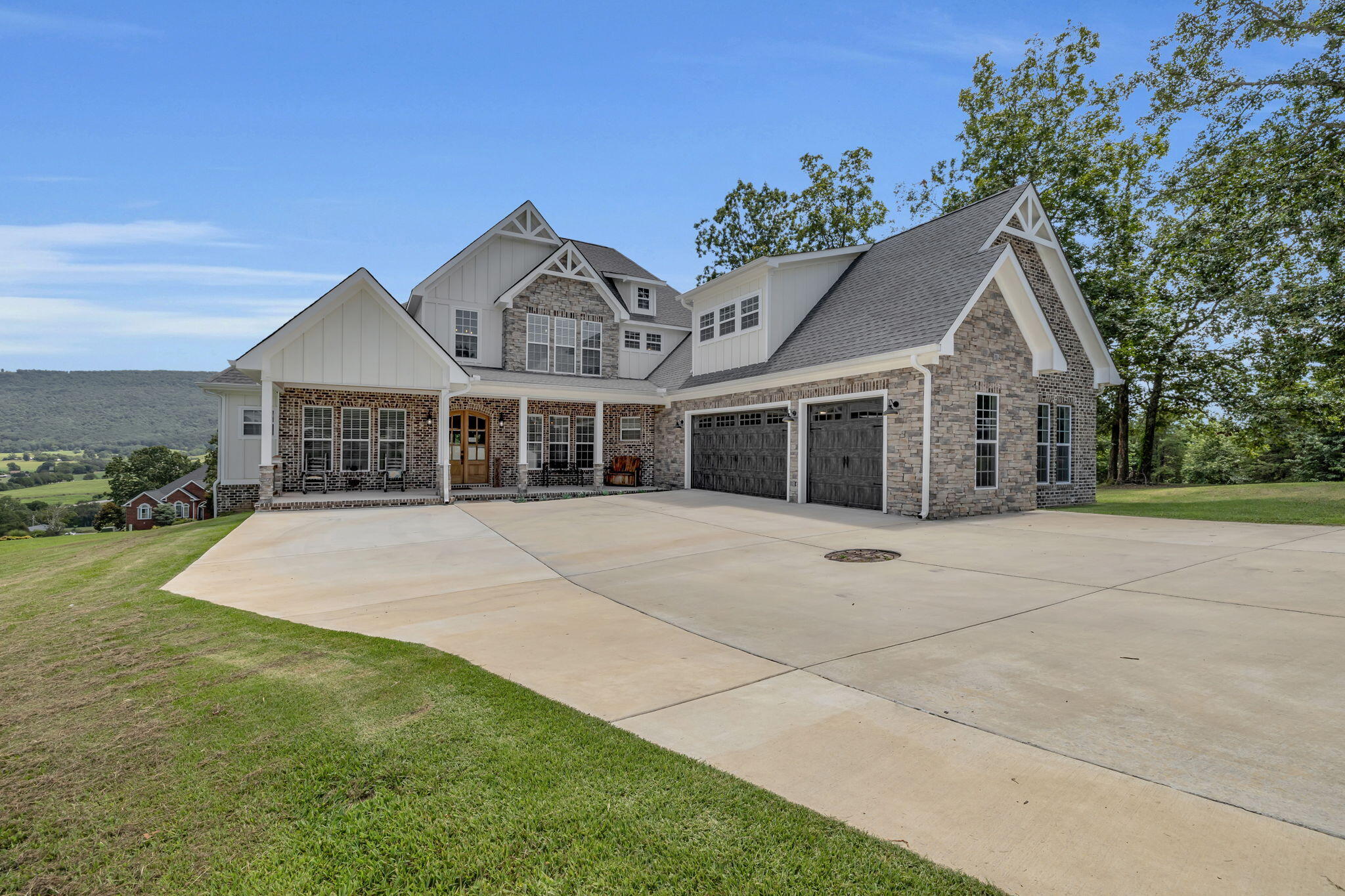 Dunlap, Tennessee, 37327, United States, 4 Bedrooms Bedrooms, ,4 BathroomsBathrooms,Residential,For Sale,1914662