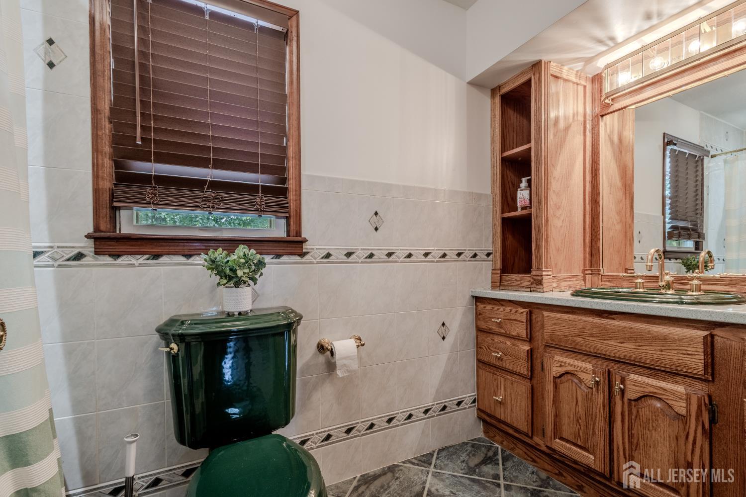East Brunswick, New Jersey, 08816, United States, 4 Bedrooms Bedrooms, ,4 BathroomsBathrooms,Residential,For Sale,1900919
