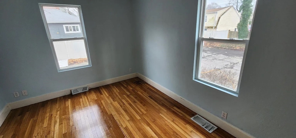 Mansfield, Massachusetts, 02048, United States, 6 Bedrooms Bedrooms, ,2 BathroomsBathrooms,Residential,For Sale,1988078