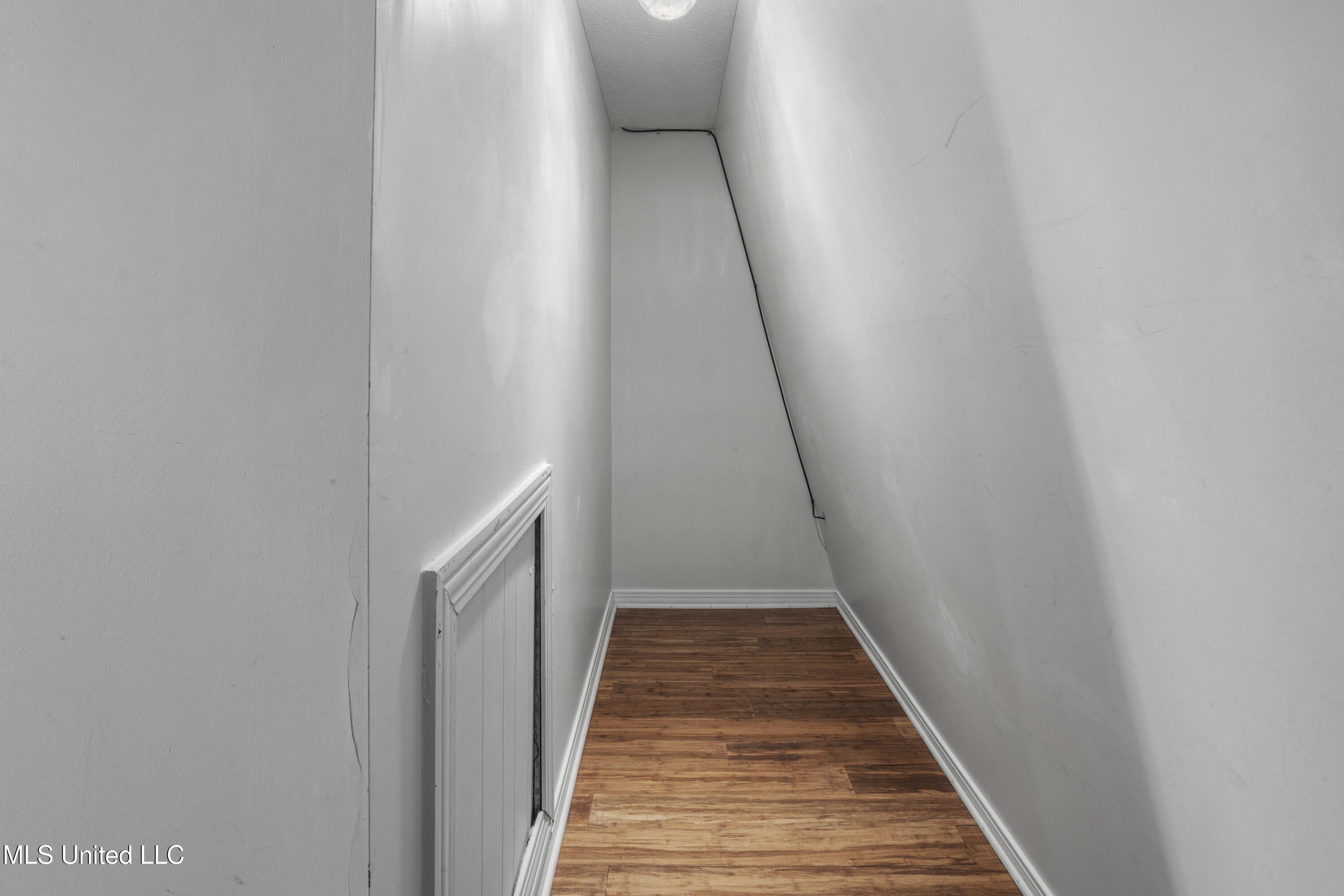 Gulfport, Mississippi, 39507, United States, 4 Bedrooms Bedrooms, ,4 BathroomsBathrooms,Residential,For Sale,1974539