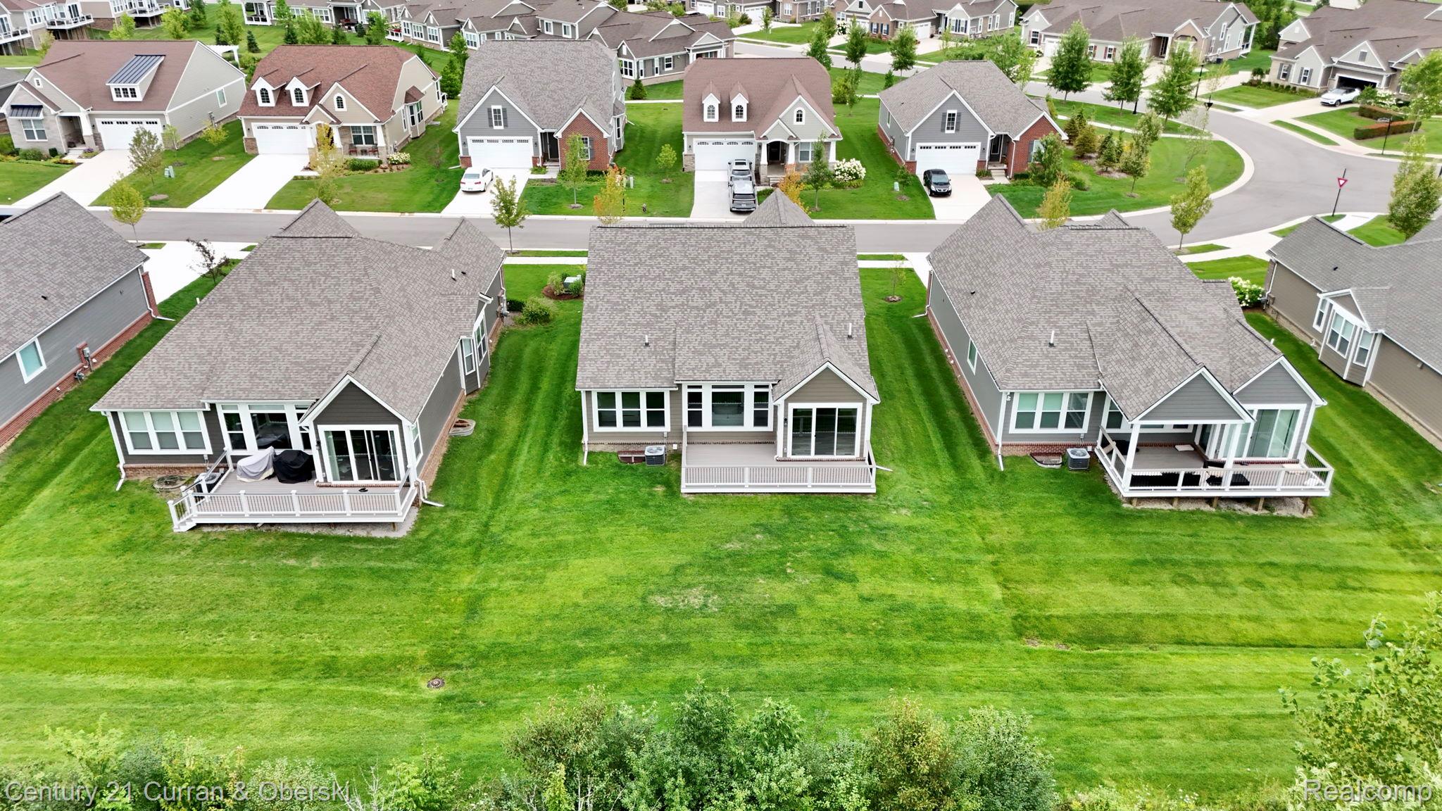 Northville, Michigan, 48168, United States, 2 Bedrooms Bedrooms, ,2 BathroomsBathrooms,Residential,For Sale,1983973