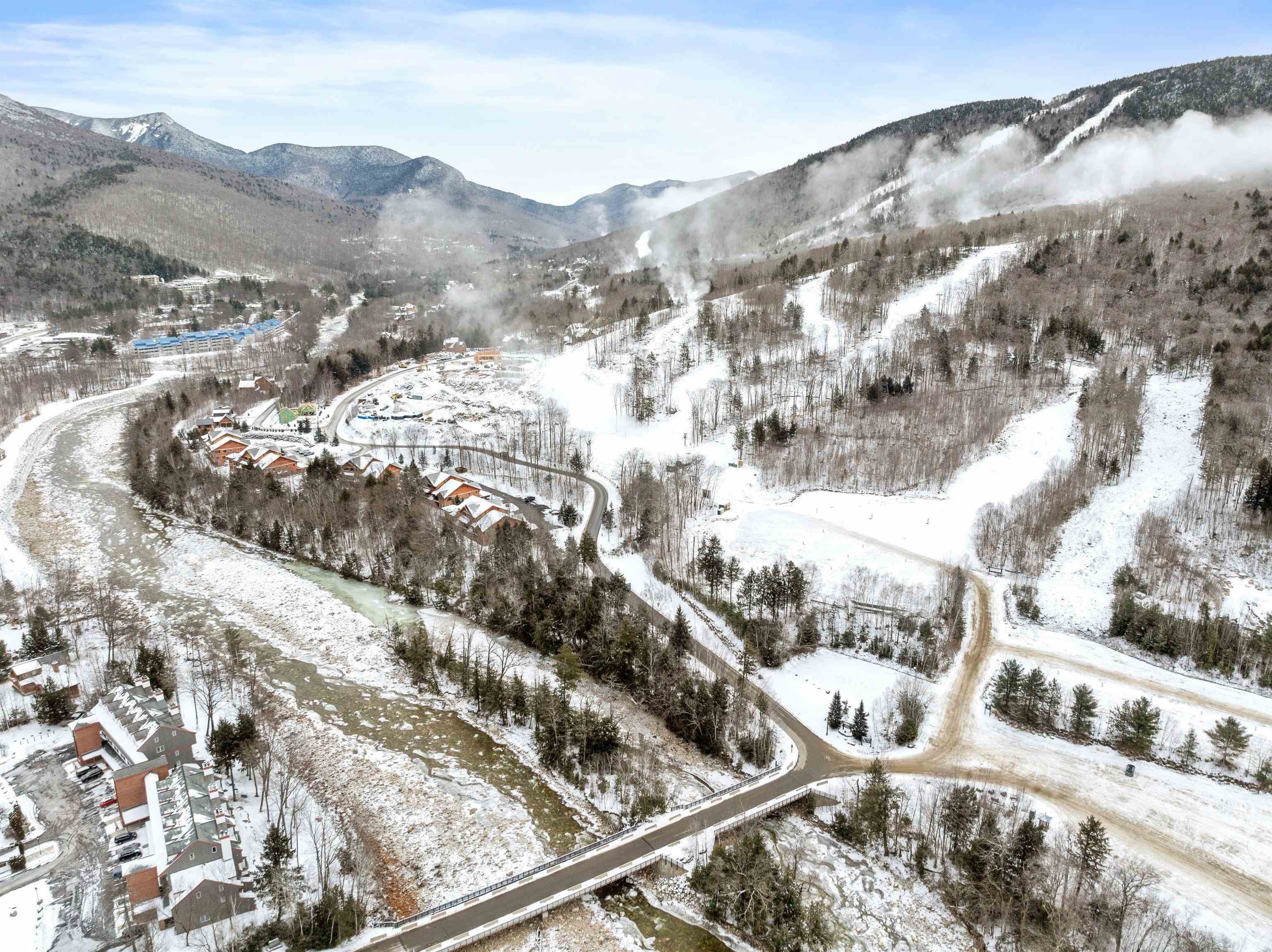 Lincoln, New Hampshire, 03251, United States, 5 Bedrooms Bedrooms, ,5 BathroomsBathrooms,Residential,For Sale,1979766