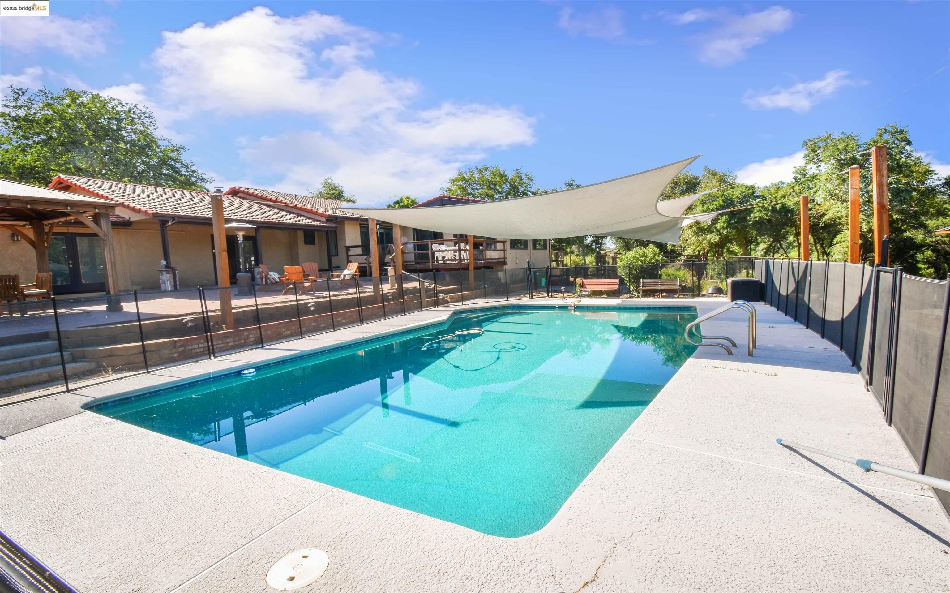 Sonora, California, 95370, United States, 4 Bedrooms Bedrooms, ,2 BathroomsBathrooms,Residential,For Sale,1934174