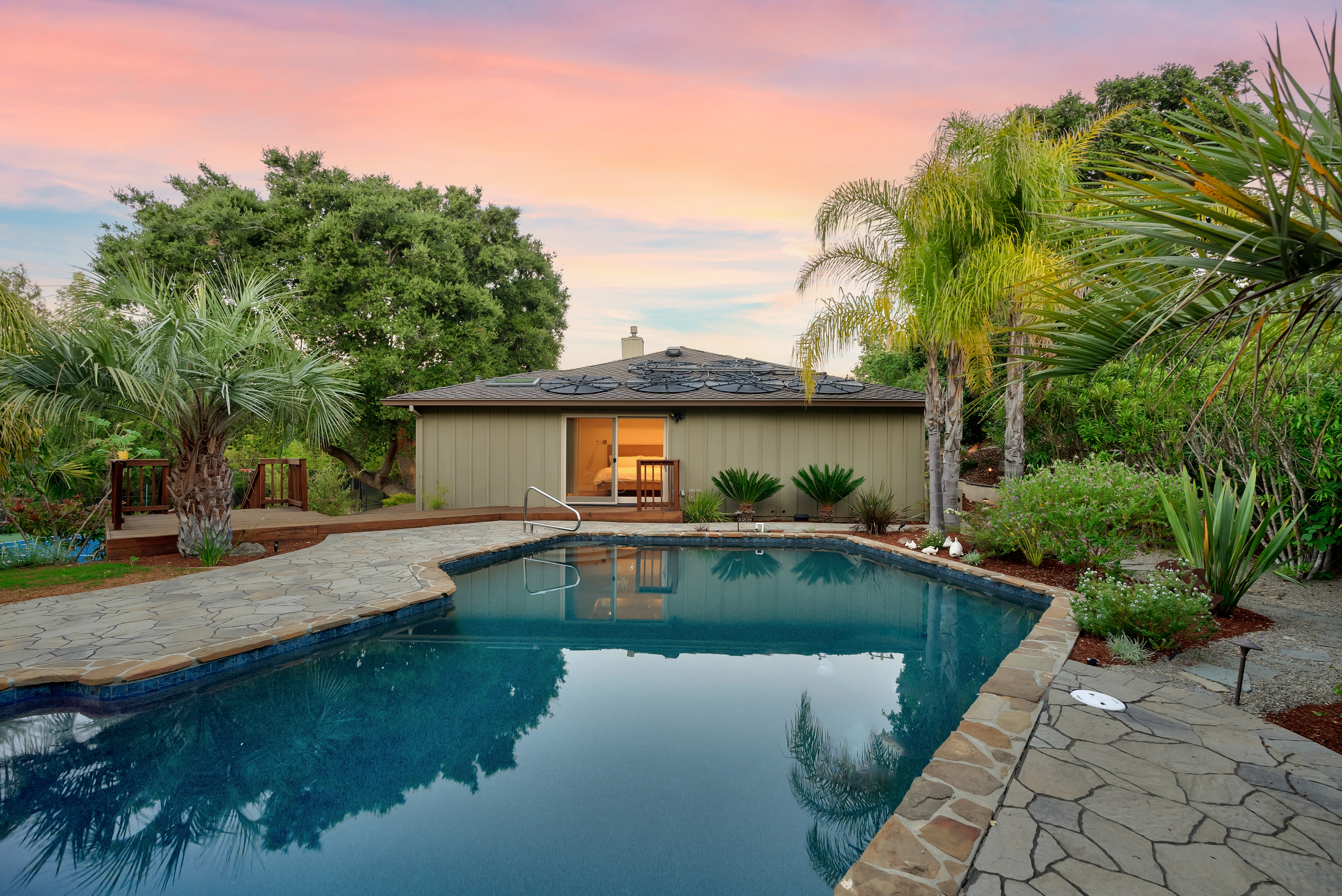  Contemporary Luxury with Pool, Tennis, and Solar - 物件實景