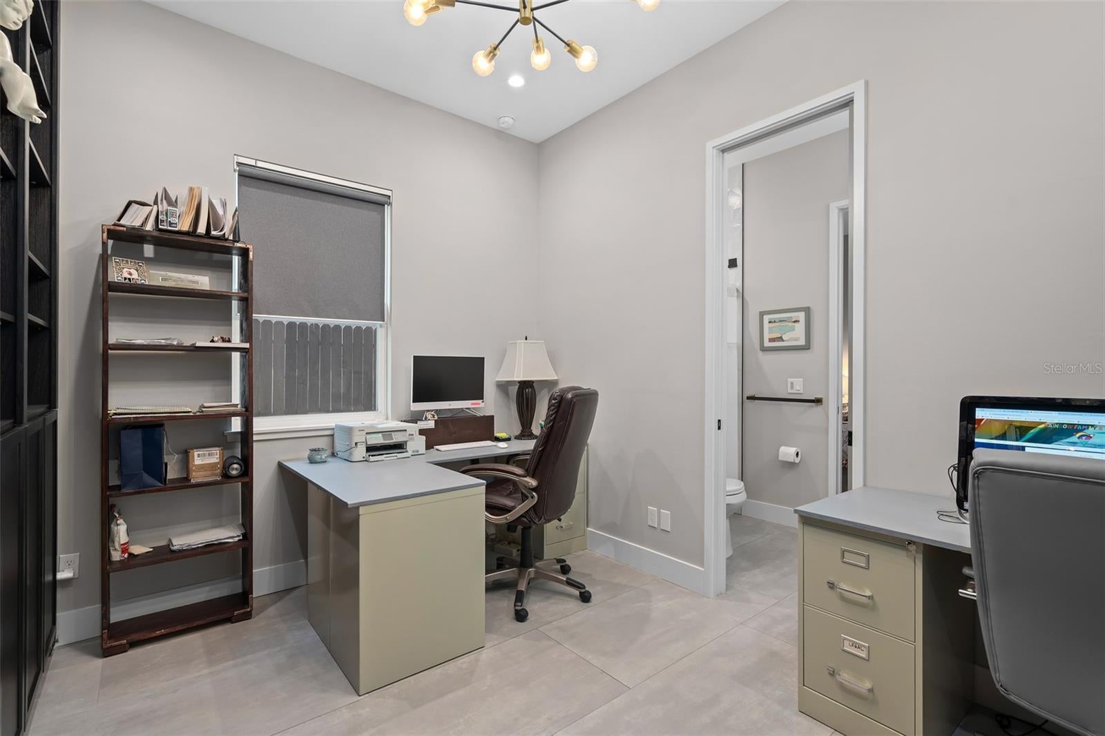 ORLANDO, Florida, 32806, United States, 4 Bedrooms Bedrooms, ,3 BathroomsBathrooms,Residential,For Sale,1978937