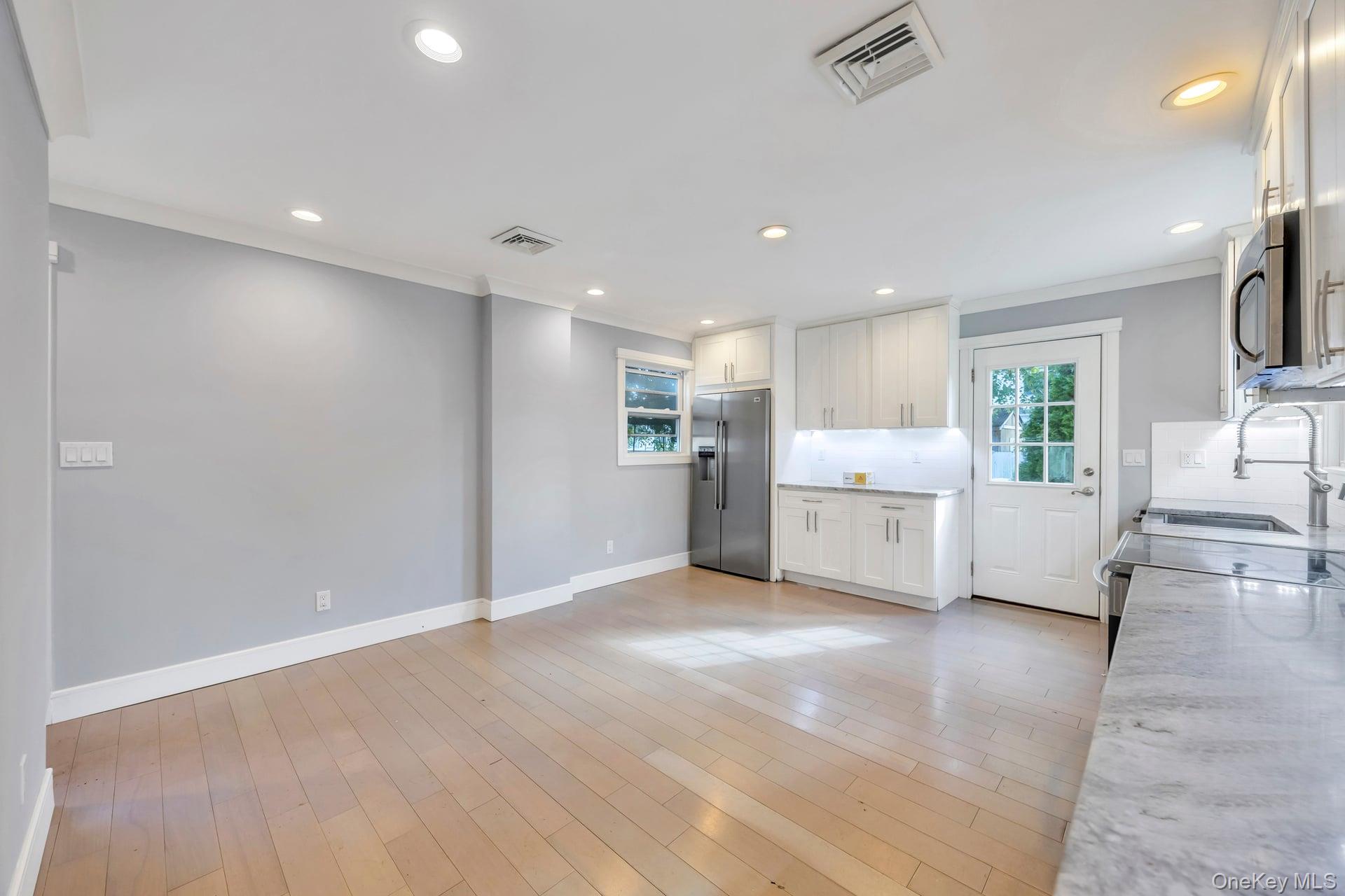 Lindenhurst, New York, 11757, United States, 4 Bedrooms Bedrooms, ,2 BathroomsBathrooms,Residential,For Sale,1965289