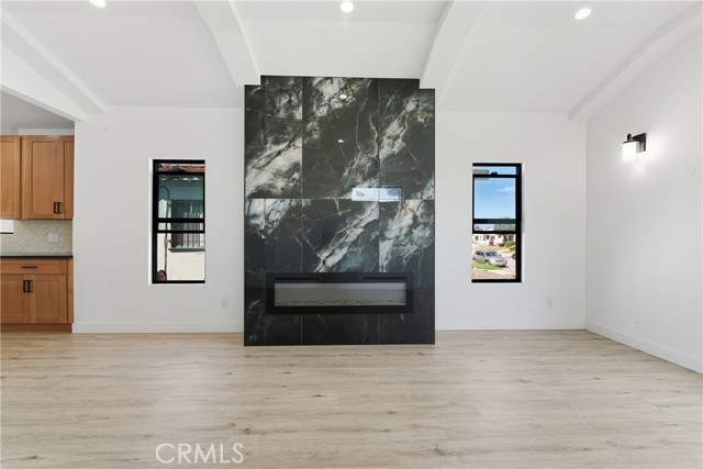 Los Angeles, California, 90043, United States, 6 Bedrooms Bedrooms, ,Residential,For Sale,1980930