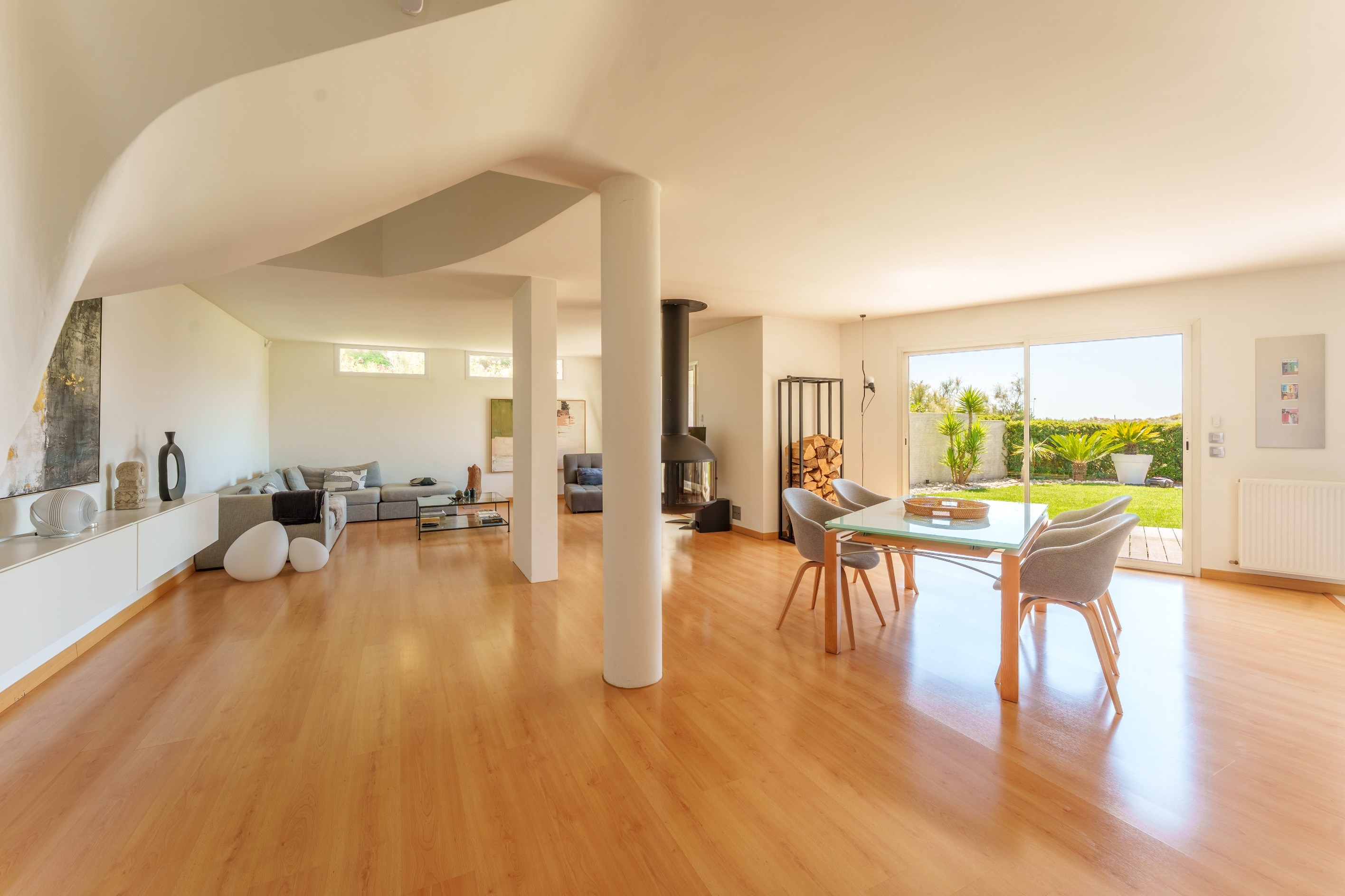  Exceptional Villa with Sea Views just steps from the Beach - 物件實景