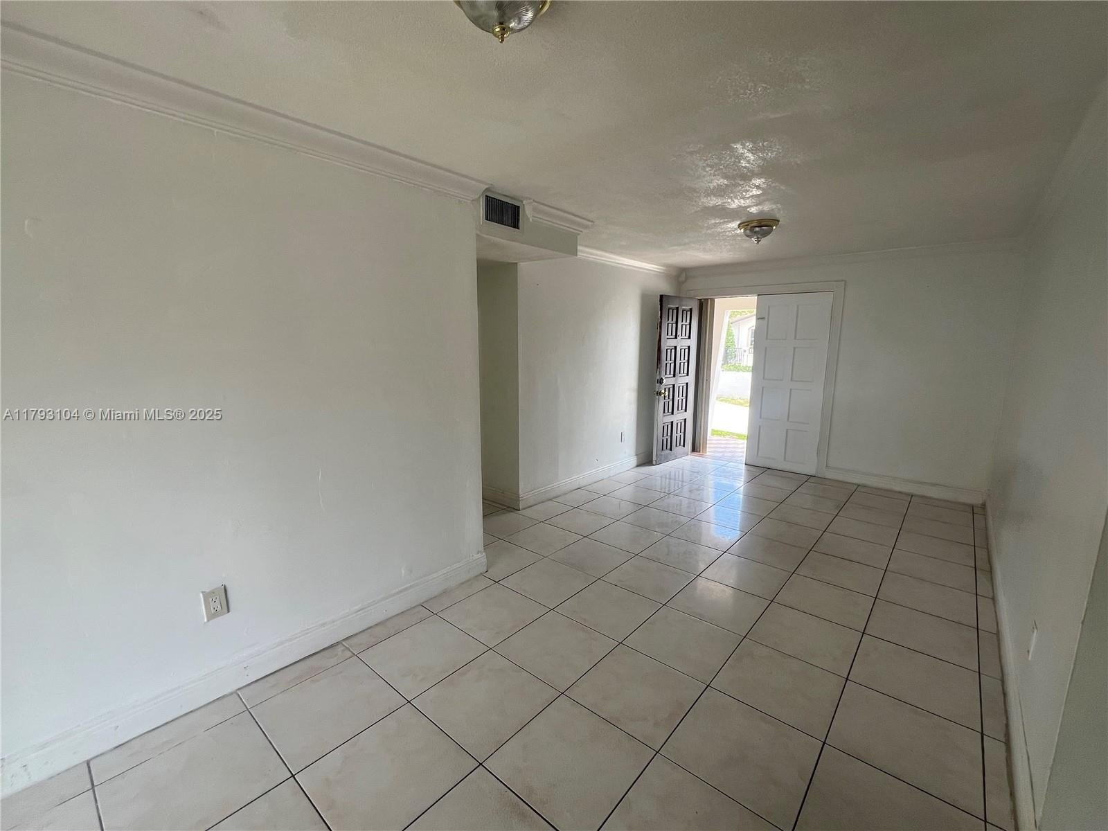 Miami, Florida, 33165, United States, 4 Bedrooms Bedrooms, ,2 BathroomsBathrooms,Residential,For Sale,1936864