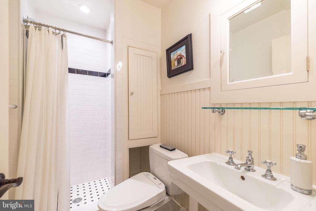 Point Pleasant, Pennsylvania, 18950, United States, 4 Bedrooms Bedrooms, ,6 BathroomsBathrooms,Residential,For Sale,1794565