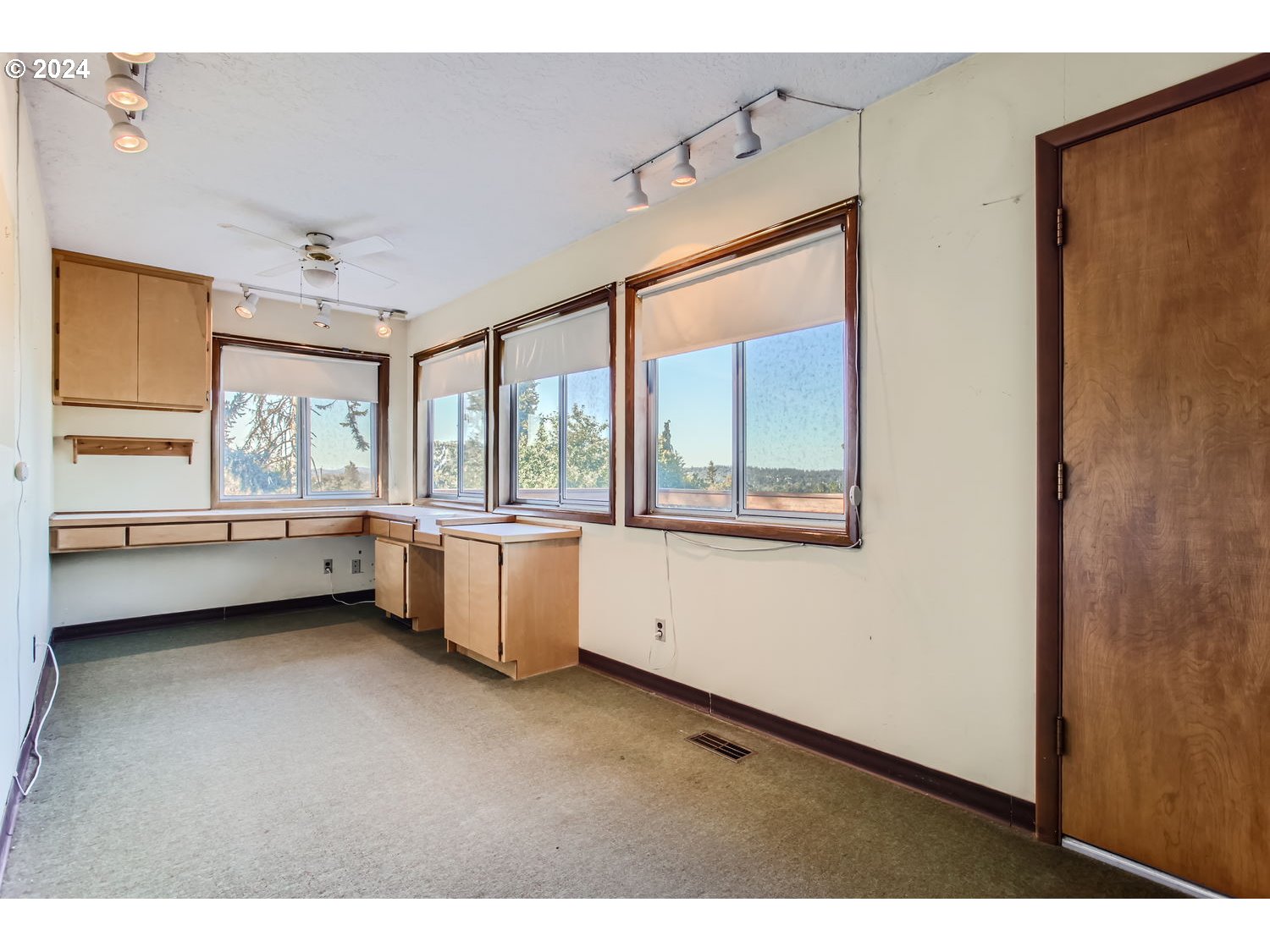 Oregoncity, Oregon, 97045, United States, 3 Bedrooms Bedrooms, ,2 BathroomsBathrooms,Residential,For Sale,1879834