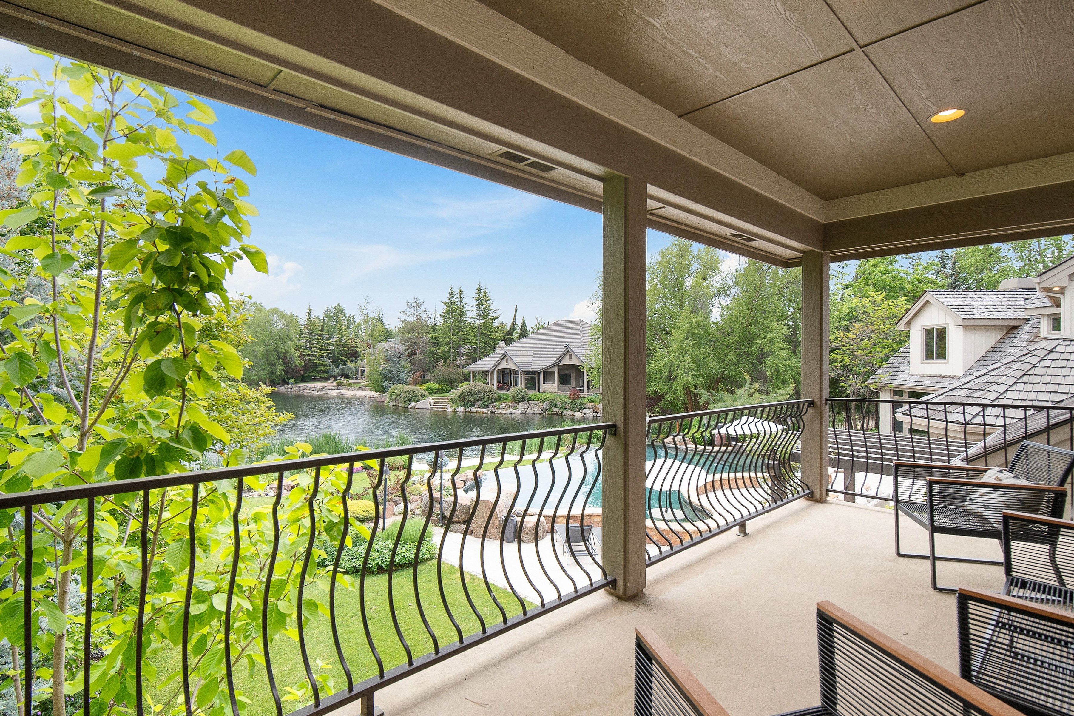  Gated Waterfront Luxury in Eagle’s Prestigious Pointe at Two Rivers - 物件實景