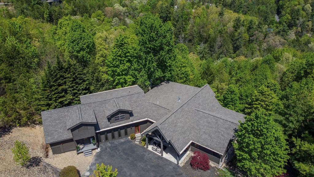 Sevierville, Tennessee, 37862, United States, 3 Bedrooms Bedrooms, ,7 BathroomsBathrooms,Residential,For Sale,1914651
