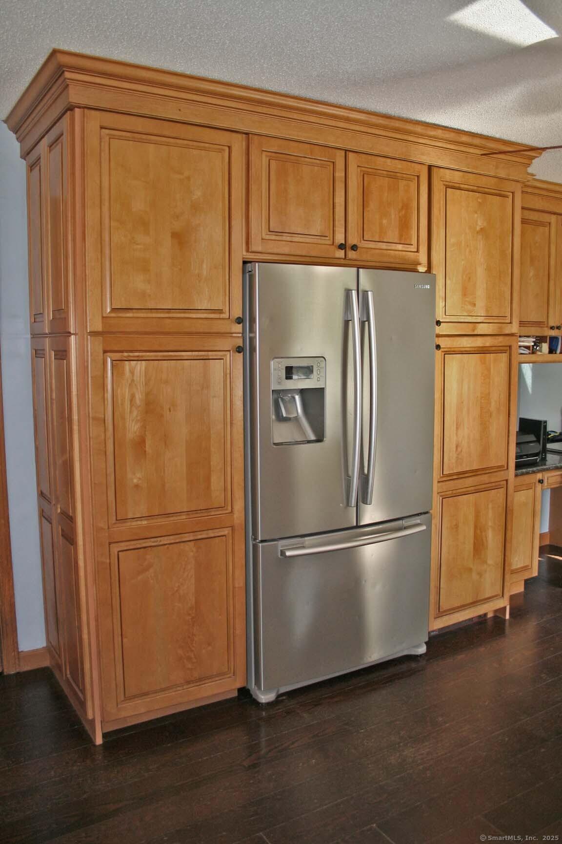 East Hampton, Connecticut, 06424, United States, 3 Bedrooms Bedrooms, ,2 BathroomsBathrooms,Residential,For Sale,1979494