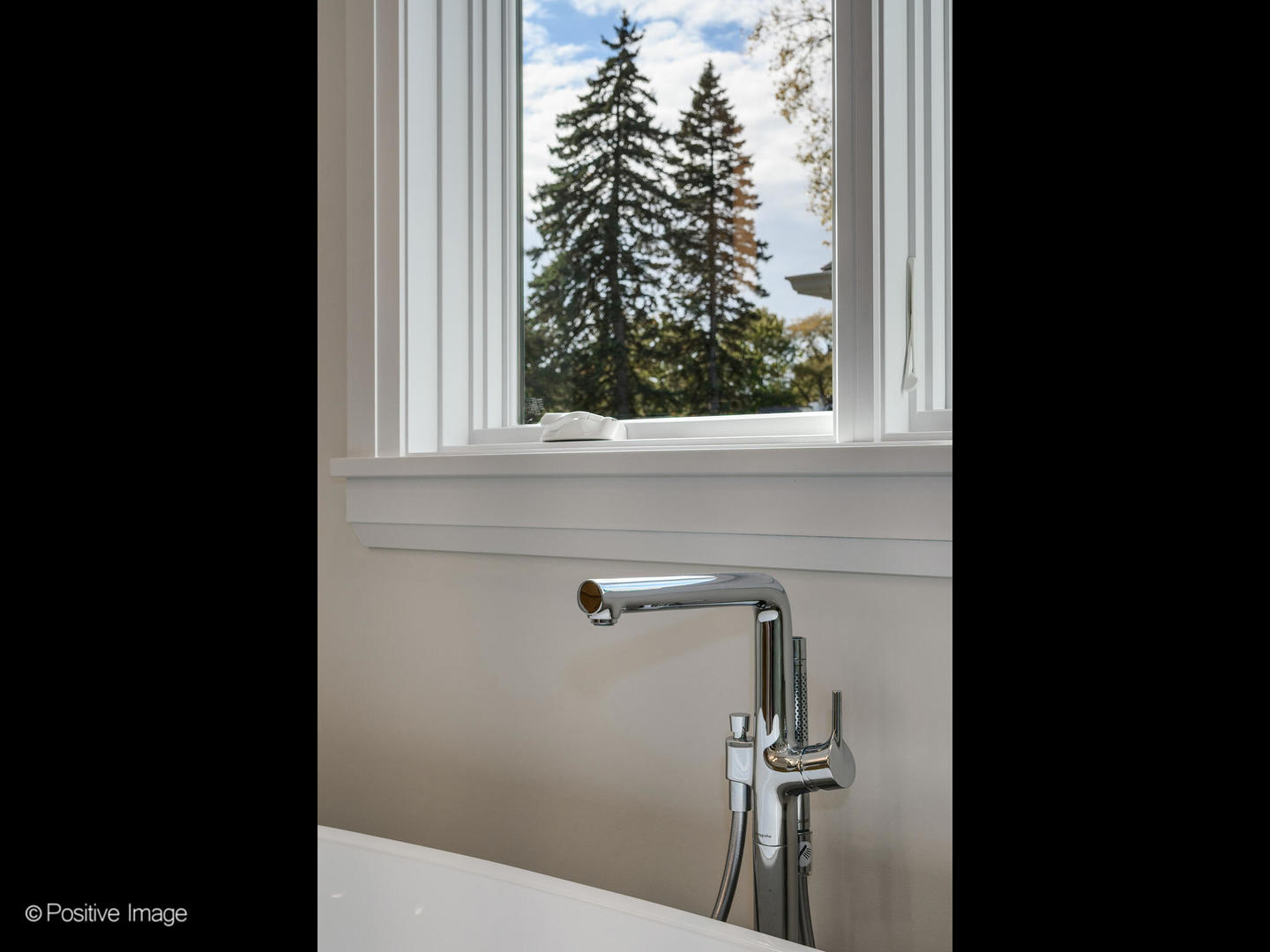 Wilmette, Illinois, 60091, United States, 5 Bedrooms Bedrooms, ,6 BathroomsBathrooms,Residential,For Sale,1987581