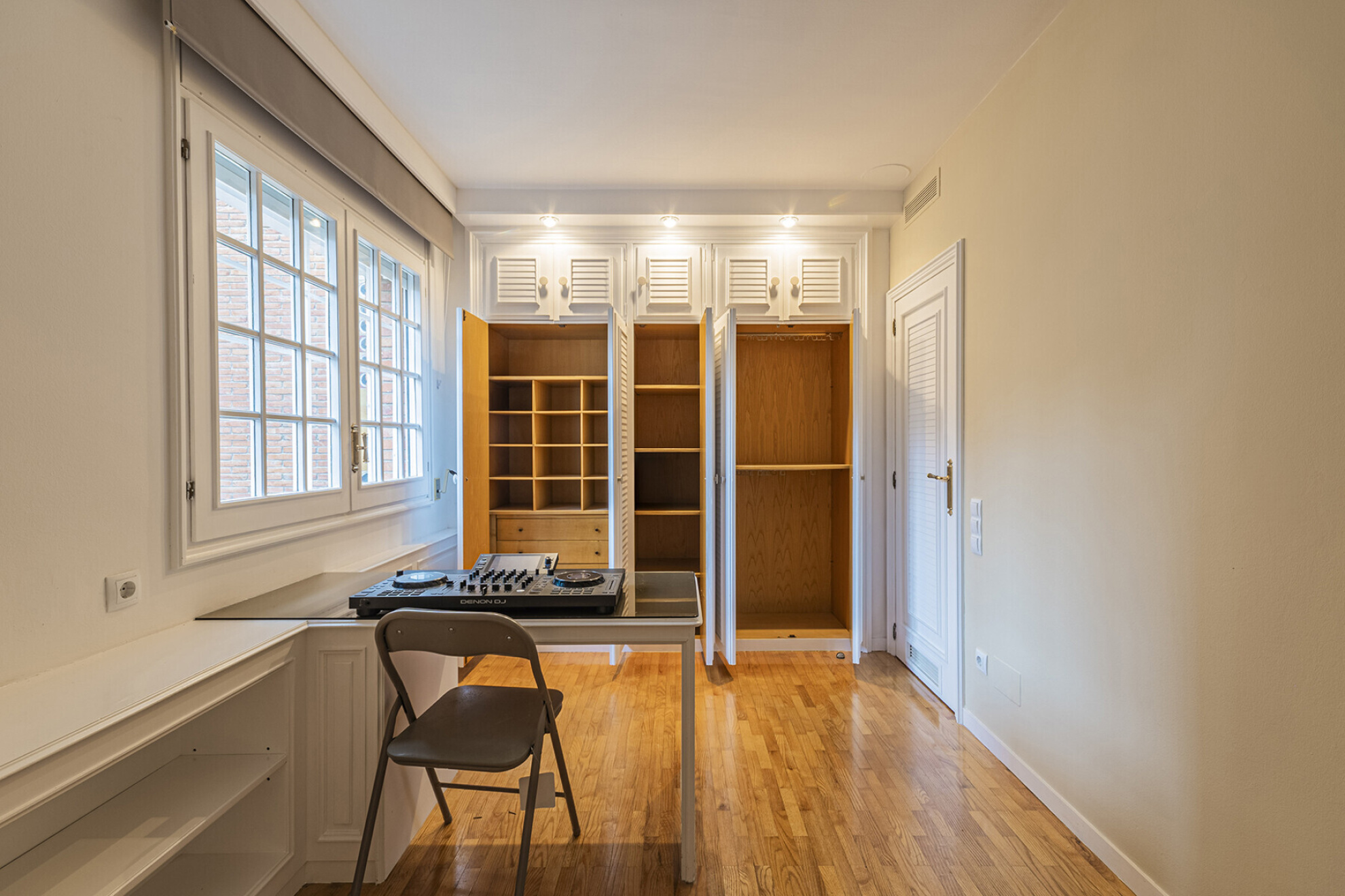  Exclusive apartment with a terrace in a prestigious gated community in Barcelona - 物件實景