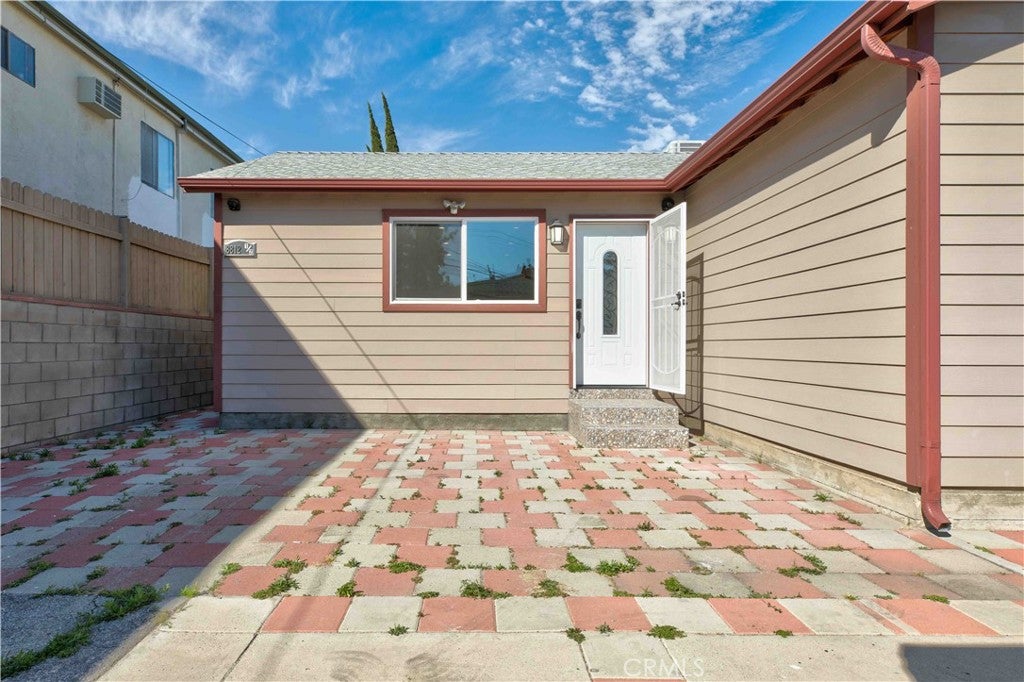 Sun Valley, California, 91352, United States, 4 Bedrooms Bedrooms, ,3 BathroomsBathrooms,Residential,For Sale,1938839