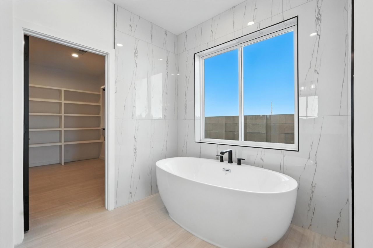 Rio Rancho, New Mexico, 87144, United States, 4 Bedrooms Bedrooms, ,3 BathroomsBathrooms,Residential,For Sale,1918026