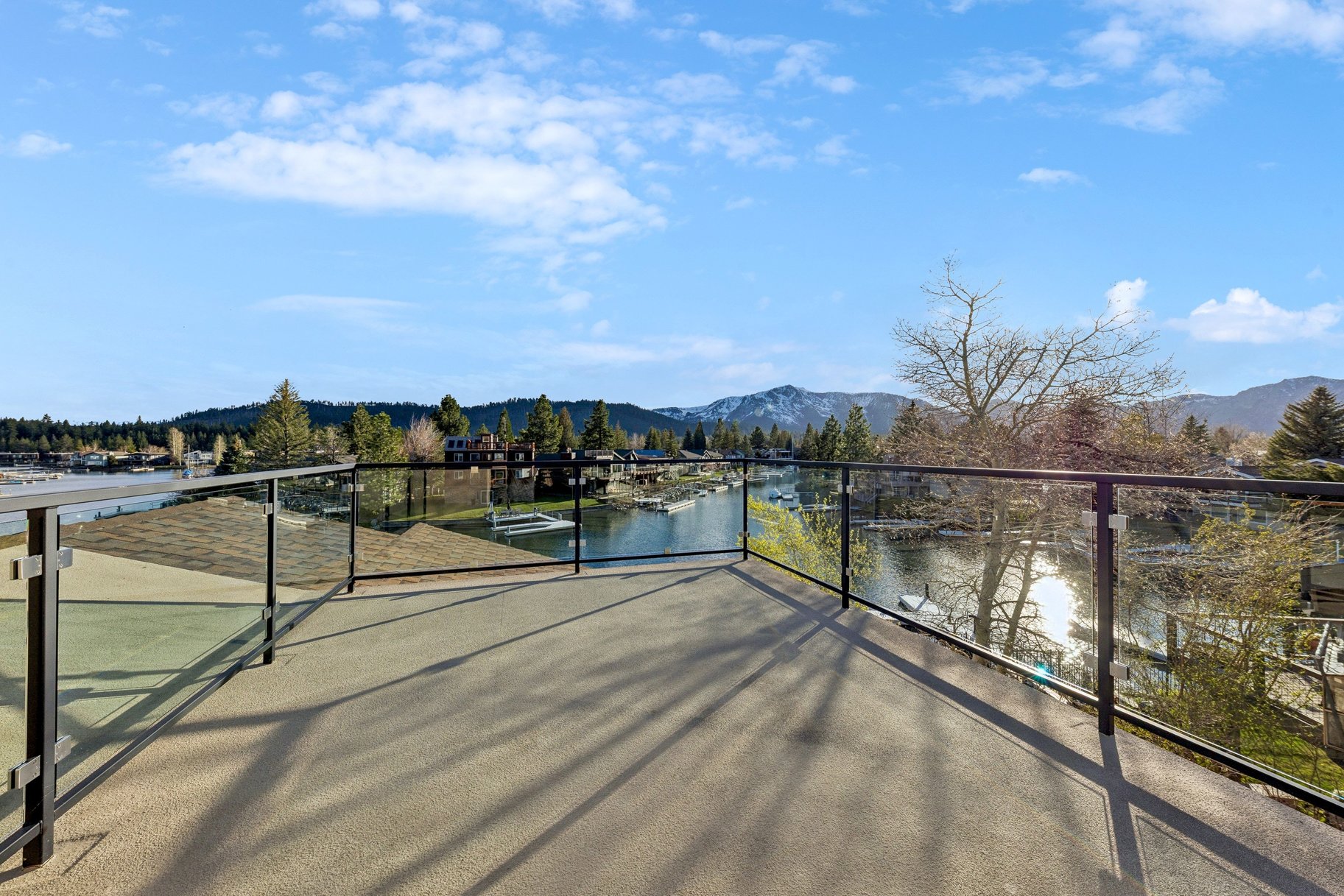  Lake Living in the Tahoe Keys includes Large dock, Party Deck and Views - 物件實景