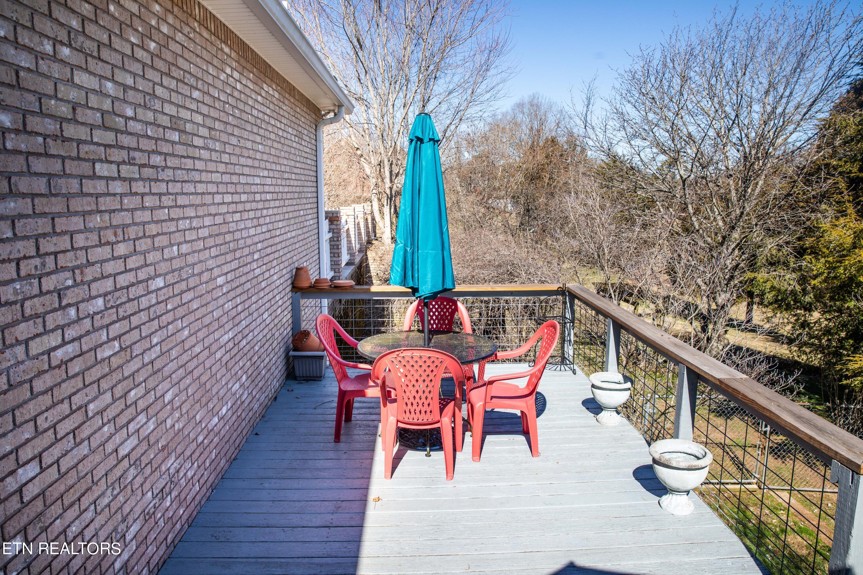 New Tazewell, Tennessee, 37825, United States, 5 Bedrooms Bedrooms, ,4 BathroomsBathrooms,Residential,For Sale,1795344