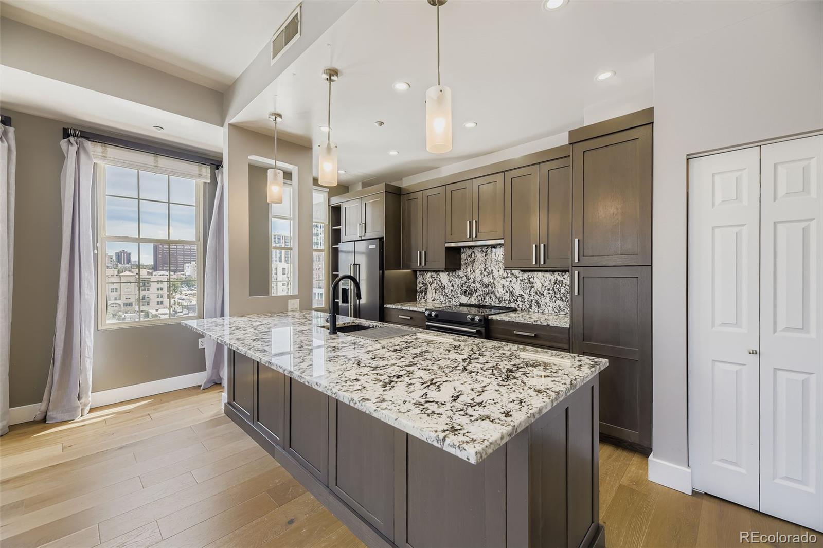 Denver, Colorado, 80204, United States, 2 Bedrooms Bedrooms, ,1 BathroomBathrooms,Residential,For Sale,1989232