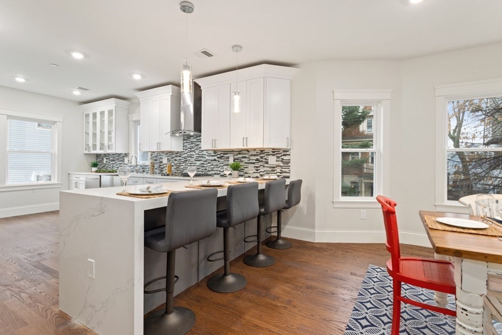 Somerville, Massachusetts, 02144, United States, 2 Bedrooms Bedrooms, ,2 BathroomsBathrooms,Residential,For Sale,1921483