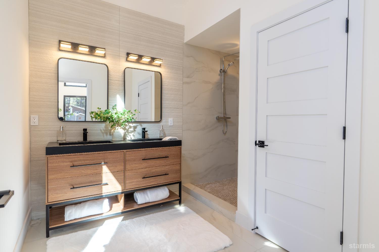 South Lake Tahoe, California, 96150, United States, 3 Bedrooms Bedrooms, ,3 BathroomsBathrooms,Residential,For Sale,1988066