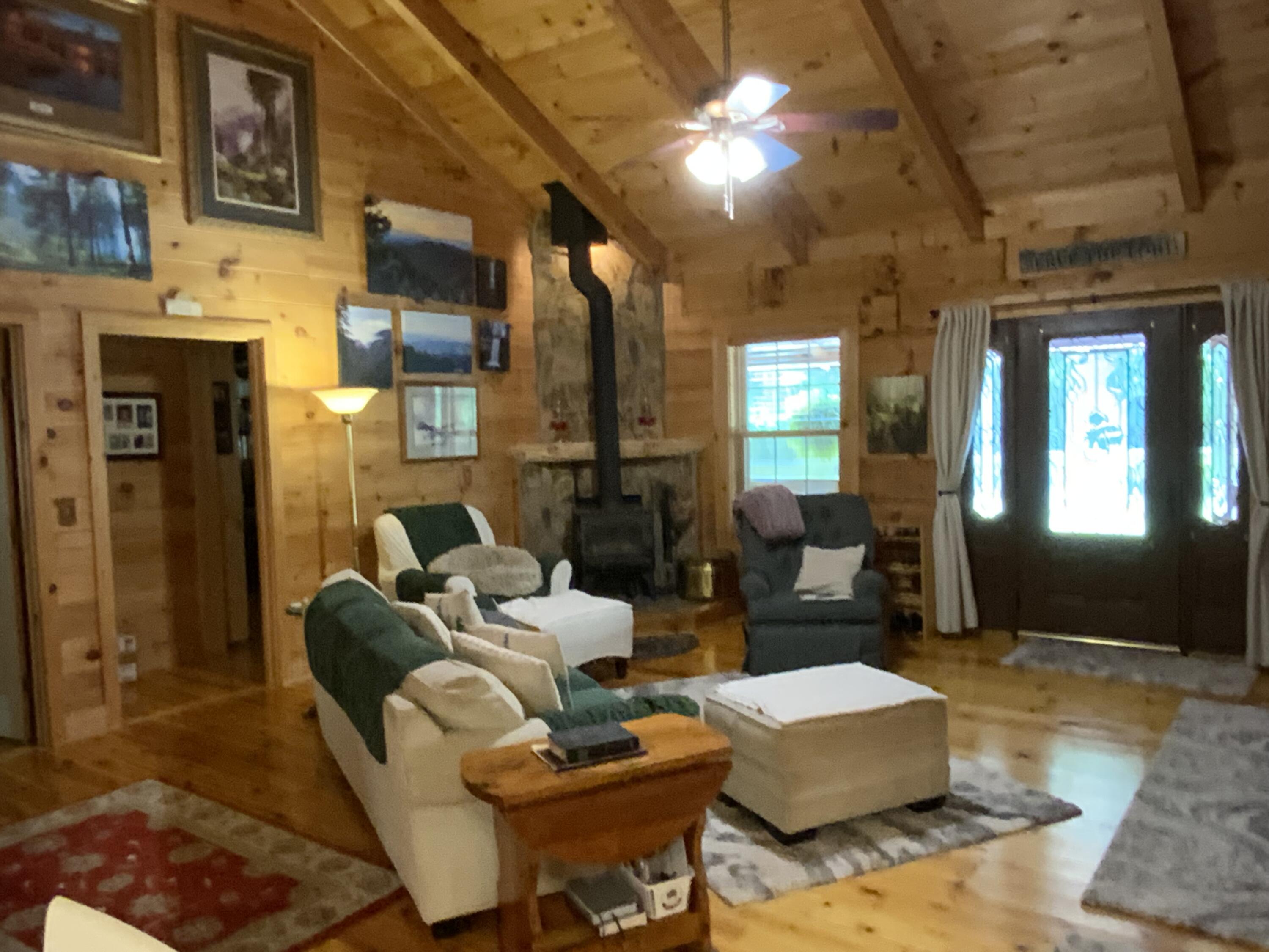 Tracy City, Tennessee, 37387, United States, 3 Bedrooms Bedrooms, ,Residential,For Sale,1979741