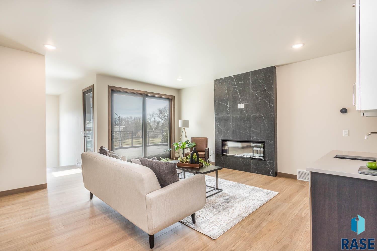 Sioux Falls, South Dakota, 57106, United States, ,Residential,For Sale,1986514