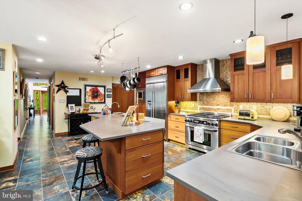 Wrightstown, New Jersey, 08562, United States, 5 Bedrooms Bedrooms, ,4 BathroomsBathrooms,Residential,For Sale,2048850