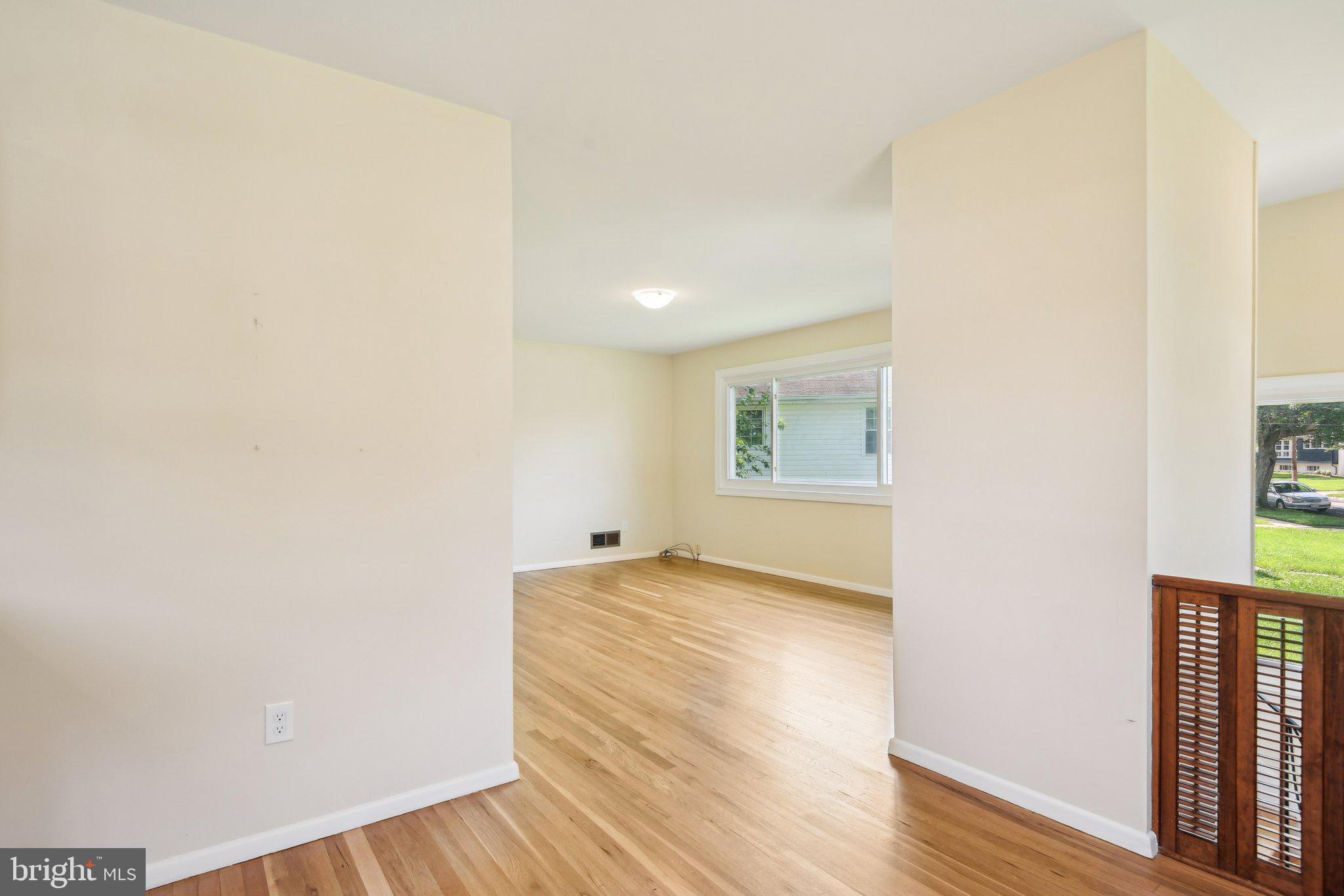 Silver Spring, Maryland, 20906, United States, 3 Bedrooms Bedrooms, ,2 BathroomsBathrooms,Residential,For Sale,1916566