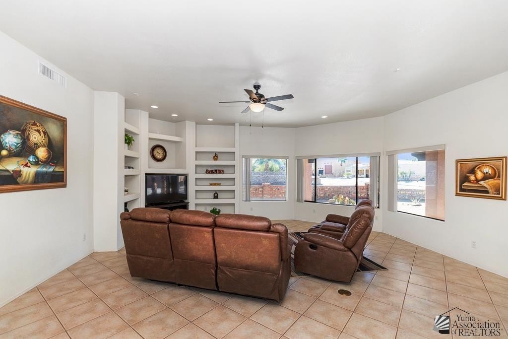 Yuma, Arizona, 85367, United States, 3 Bedrooms Bedrooms, ,2 BathroomsBathrooms,Residential,For Sale,1976192