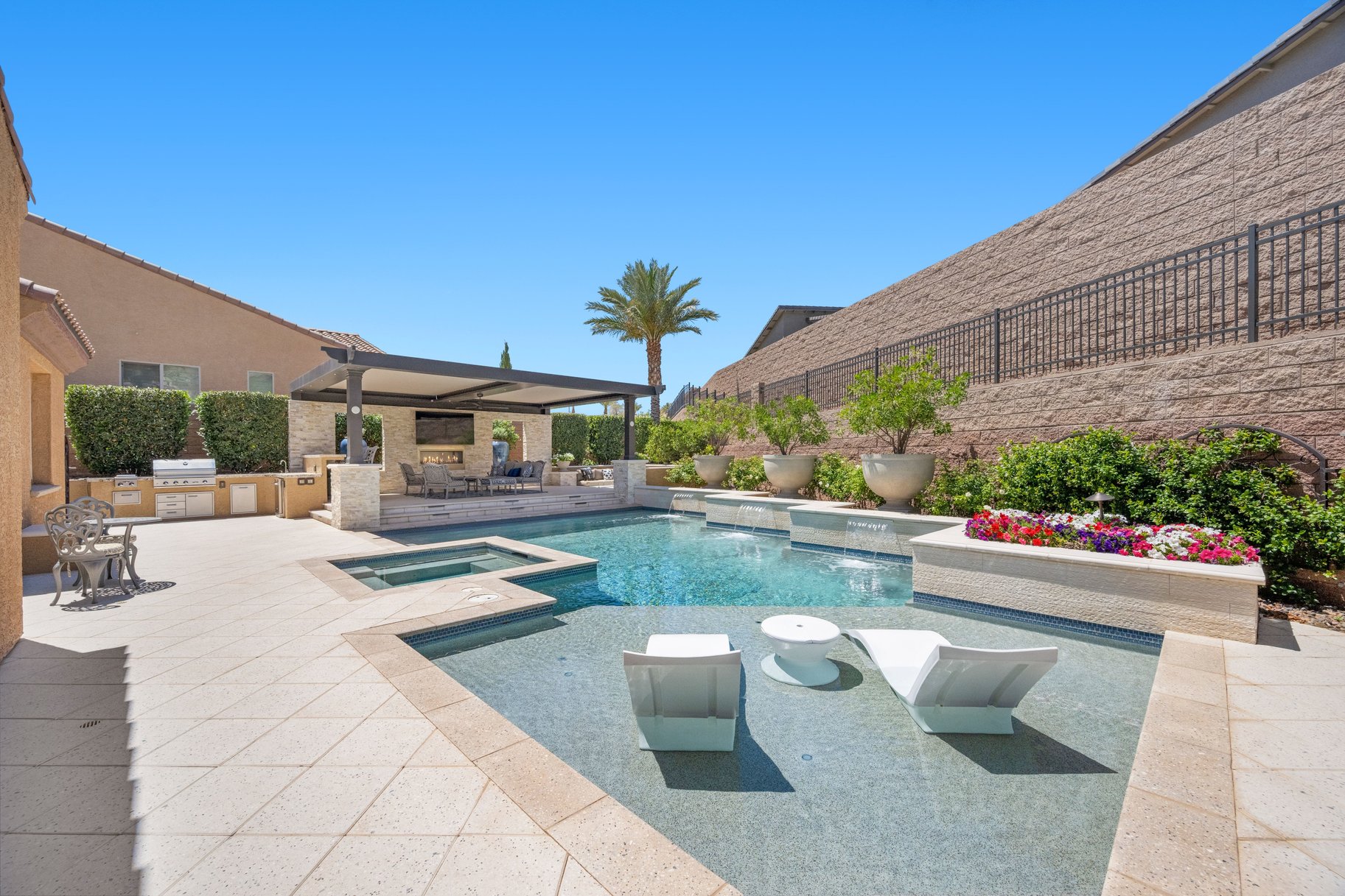  DESIGNER DREAM OASIS IN GATED LAKE LAS VEGAS, FURNISHED TURN-KEY - 物件實景