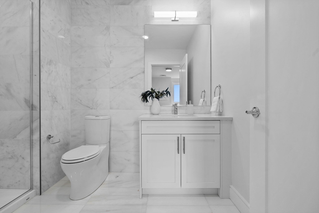 Boston, Massachusetts, 02128, United States, 2 Bedrooms Bedrooms, ,2 BathroomsBathrooms,Residential,For Sale,1905792