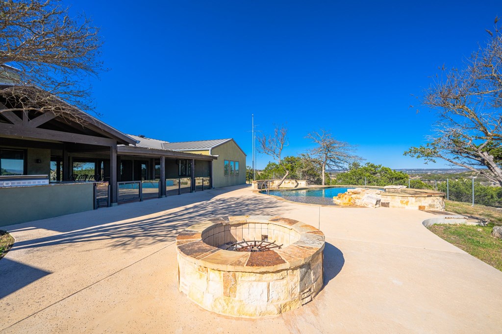 Kerrville, Texas, 78028, United States, 4 Bedrooms Bedrooms, ,5 BathroomsBathrooms,Residential,For Sale,1735504