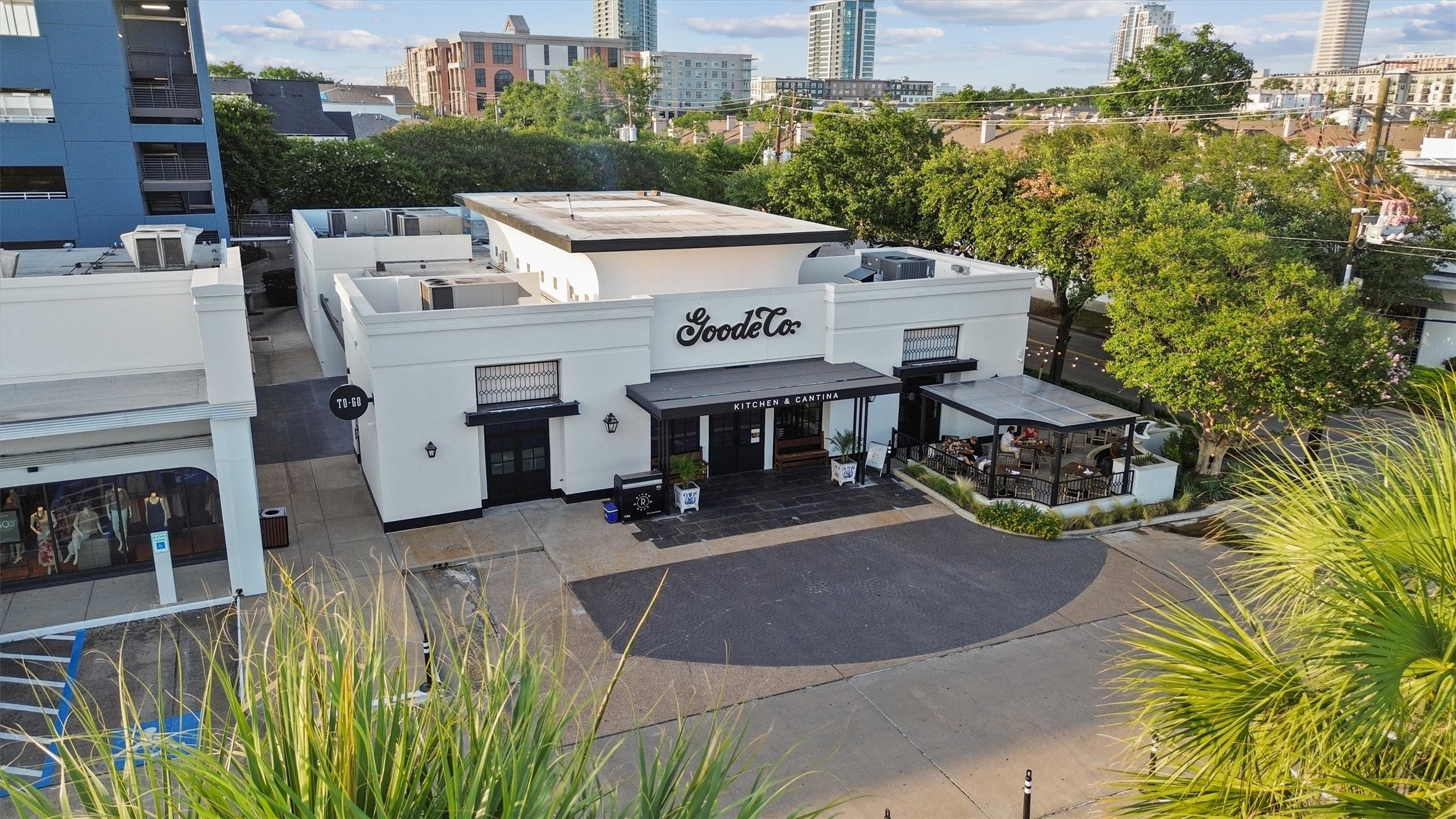 Houston, Texas, 77098, United States, 4 Bedrooms Bedrooms, ,3 BathroomsBathrooms,Residential,For Sale,1849848