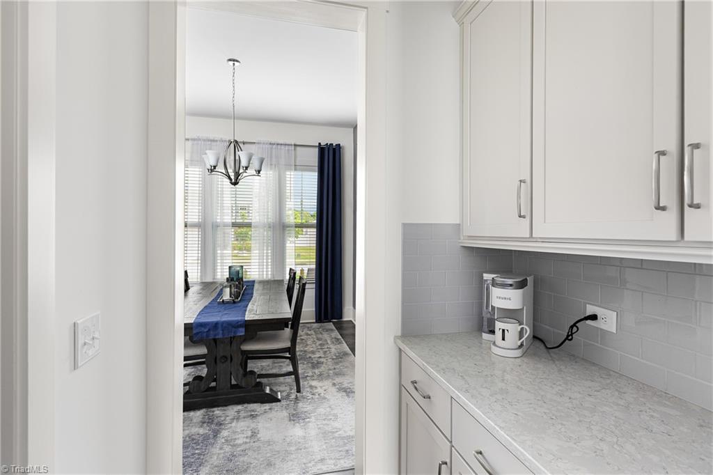 High Point, North Carolina, 27265, United States, 5 Bedrooms Bedrooms, ,4 BathroomsBathrooms,Residential,For Sale,1951573