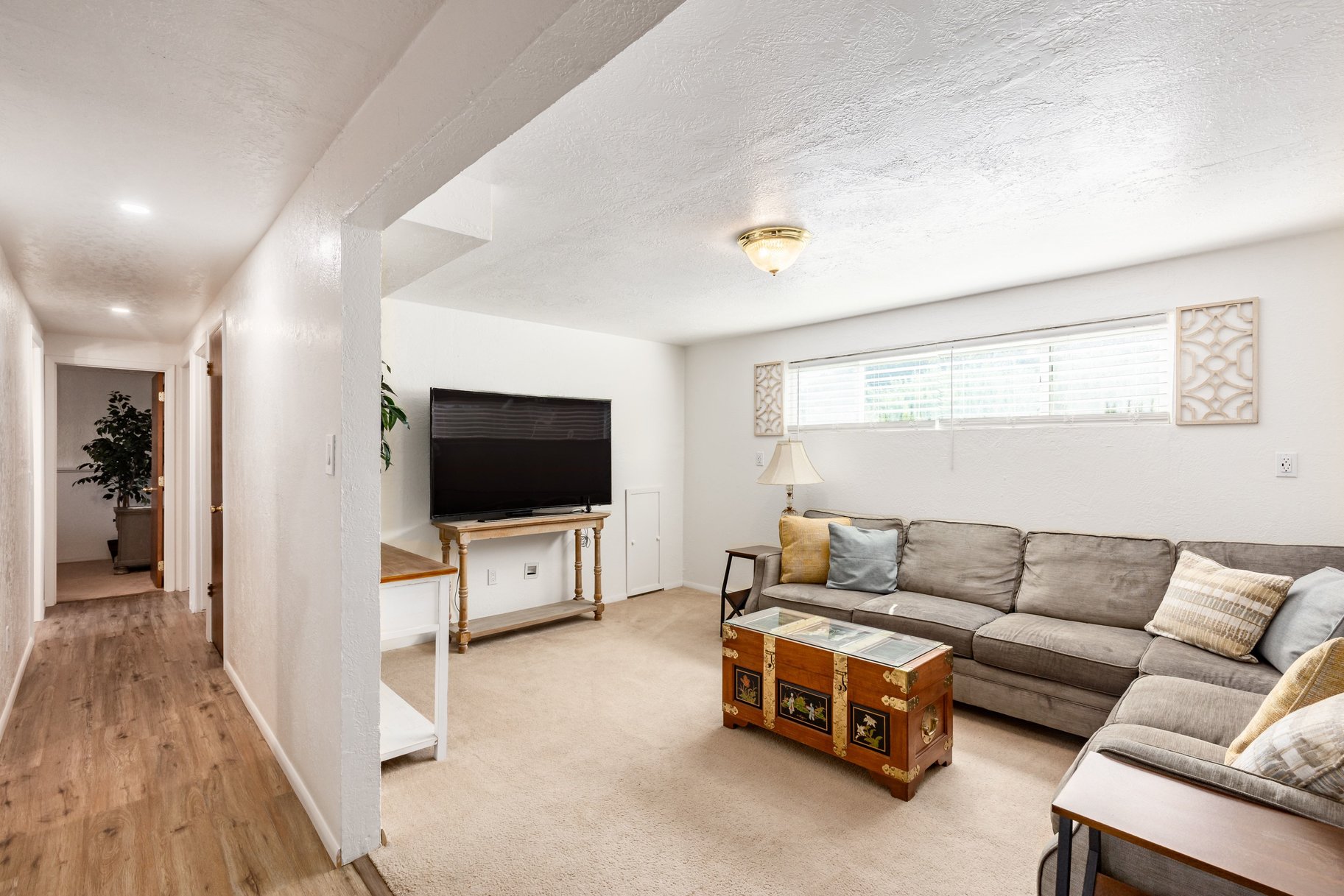  Fully Updated and Move-In Ready - 物件實景