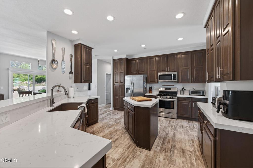 Santa Paula, California, 93060, United States, 4 Bedrooms Bedrooms, ,3 BathroomsBathrooms,Residential,For Sale,2033588