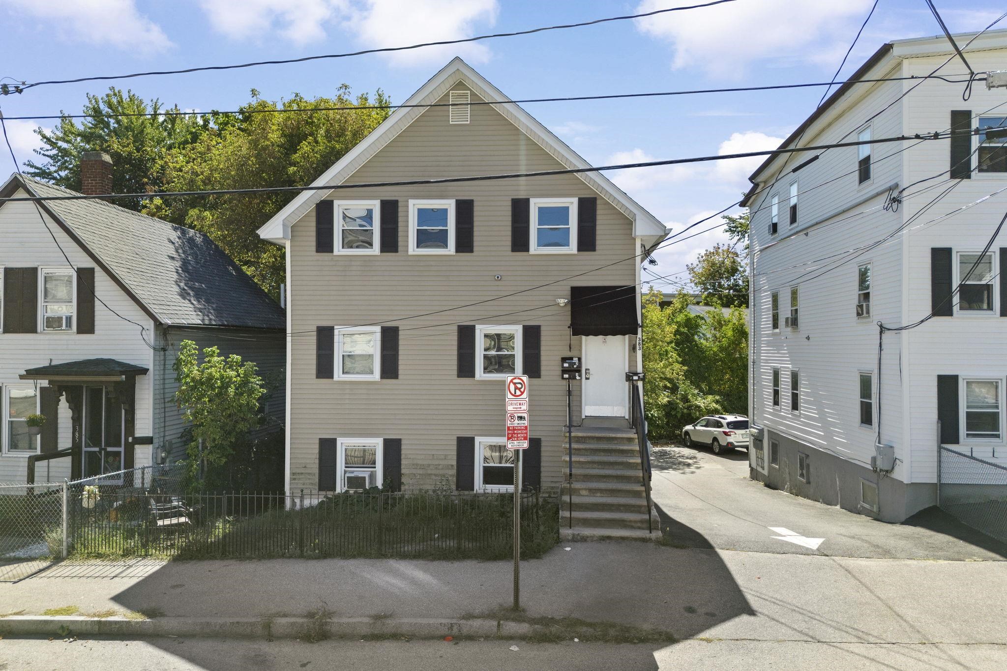 Manchester, New Hampshire, 03103, United States, ,Residential,For Sale,1981935