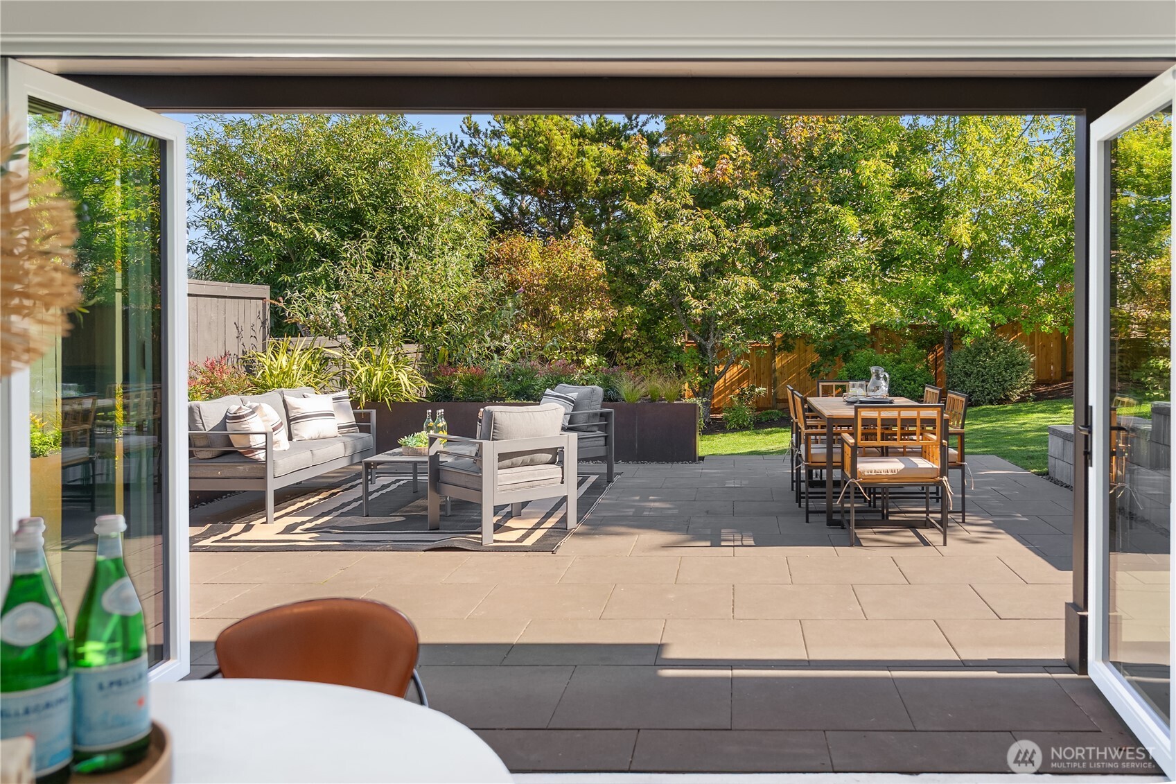 Seattle, Washington, 98177, United States, 4 Bedrooms Bedrooms, ,1 BathroomBathrooms,Residential,For Sale,1988079