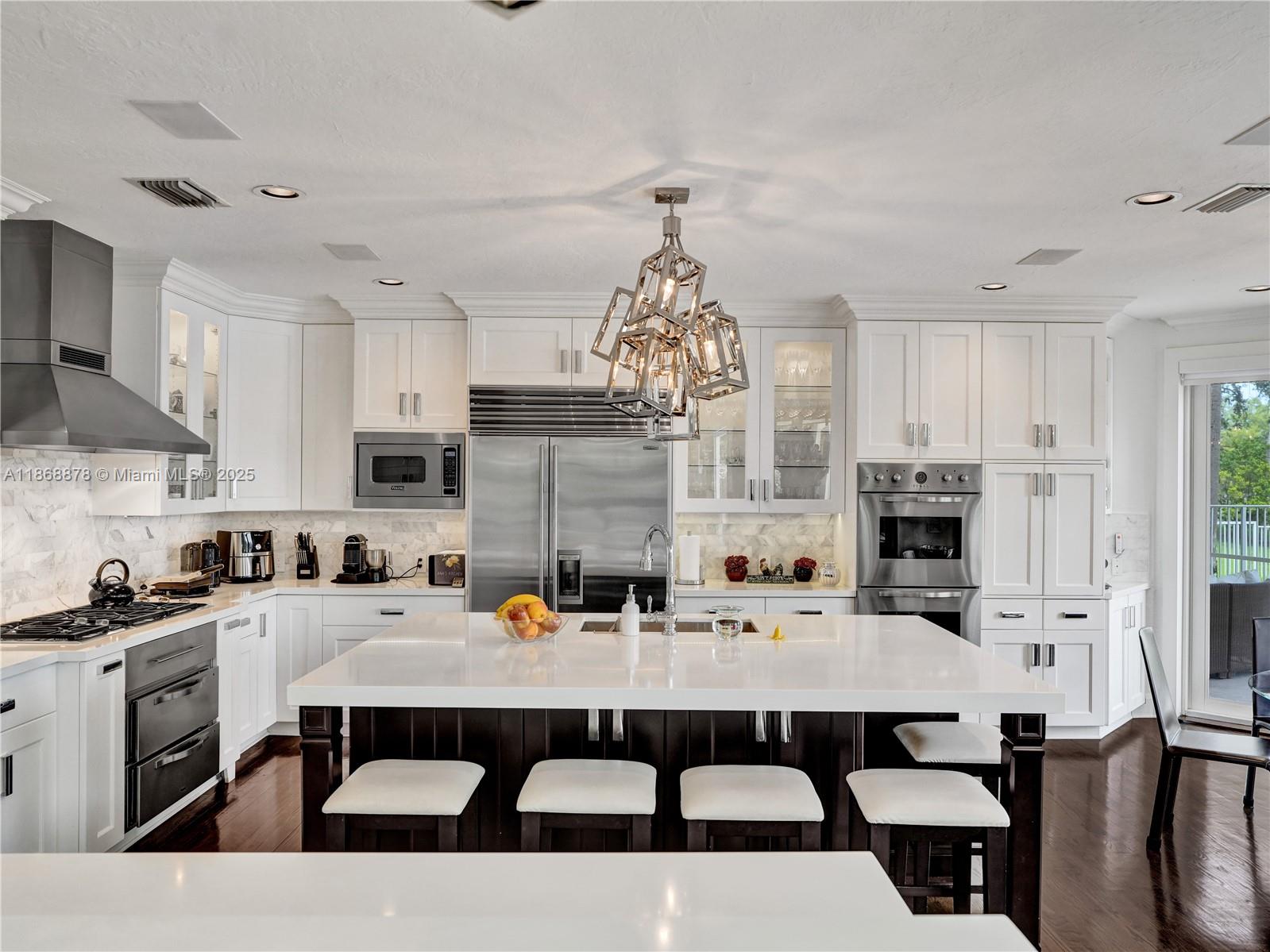 Weston, Florida, 33331, United States, 5 Bedrooms Bedrooms, ,8 BathroomsBathrooms,Residential,For Sale,1949778