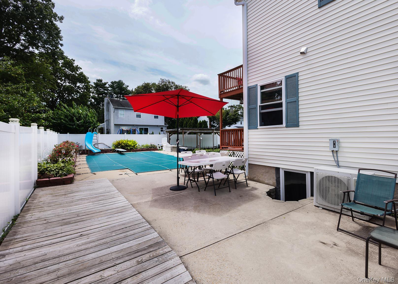 Shirley, New York, 11967, United States, 4 Bedrooms Bedrooms, ,4 BathroomsBathrooms,Residential,For Sale,1901619