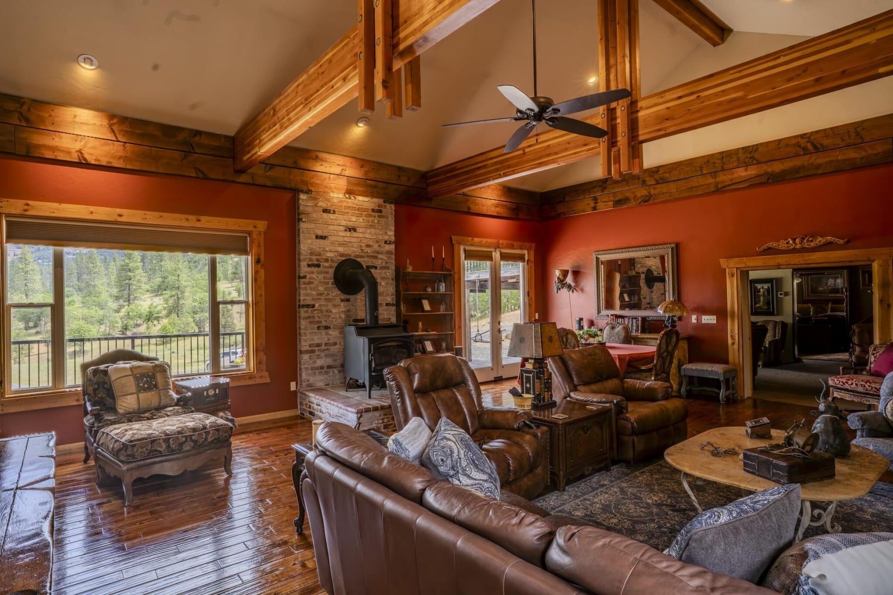  1969 Colestin Road Ashland, OR 97520 - 物件實景